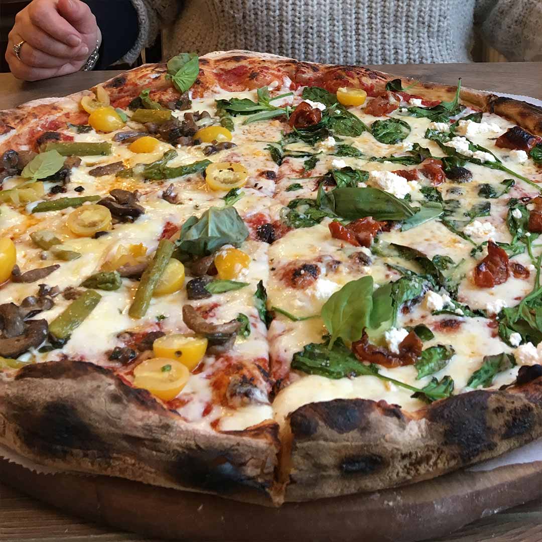 Cotswold Eats Article Fat Toni's Pizza
